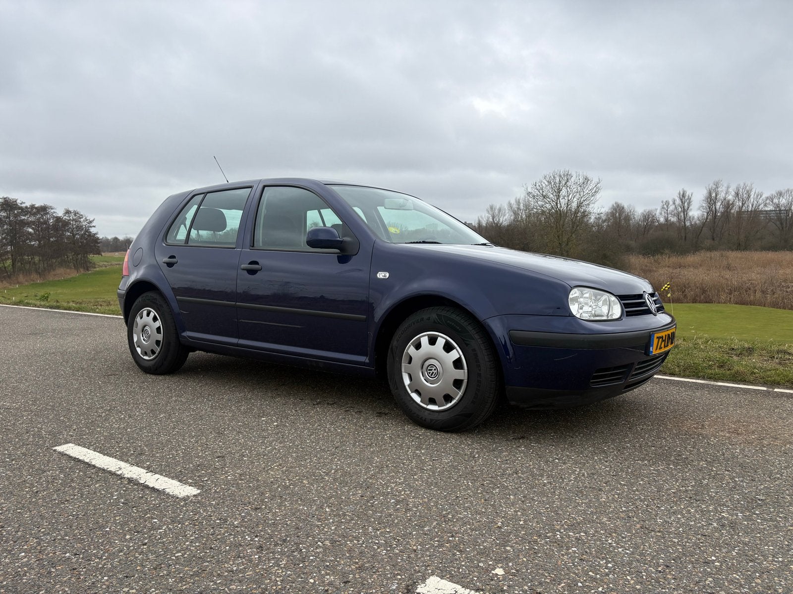 Volkswagen Golf 1.6 77KW 2002 Blauw, Auto's, Voorwielaandrijving, 1145 kg, 4 cilinders, Blauw