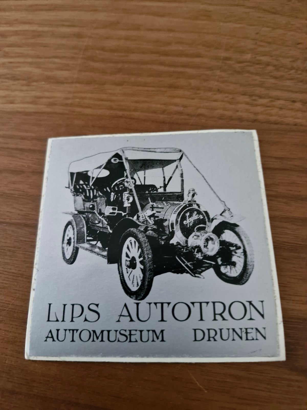 Sticker Lips Autotron Automuseum Drunen Oldtimer, Ophalen of Verzenden, Nieuw, Auto of Motor