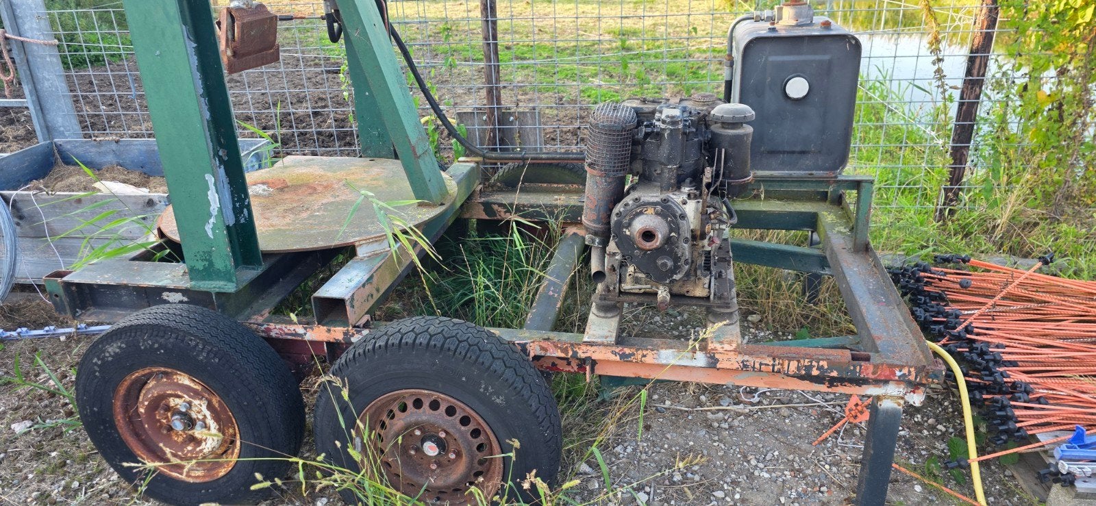 Hydraulische kloof machine met op aanhanger, Ophalen