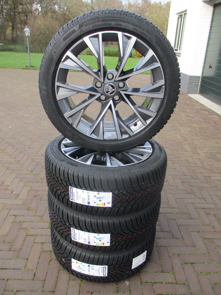 NIEUW Orig. Skoda Superb 18 inch winterbanden Dofida 2026, Ophalen, 18 inch, Banden en Velgen, Nieuw