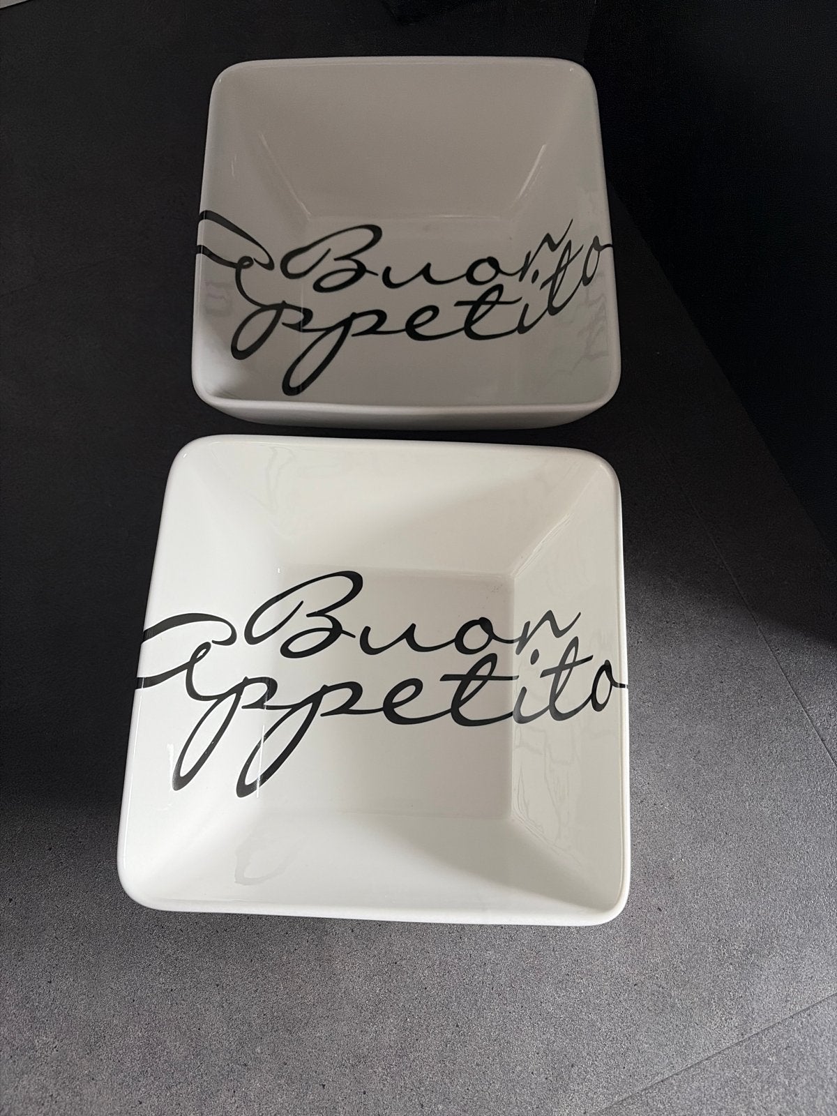 2 Rivièra Maison schalen "Buon Appetito" 24x24 cm, Ophalen, Overige typen, Zo goed als nieuw, Steen/keramiek