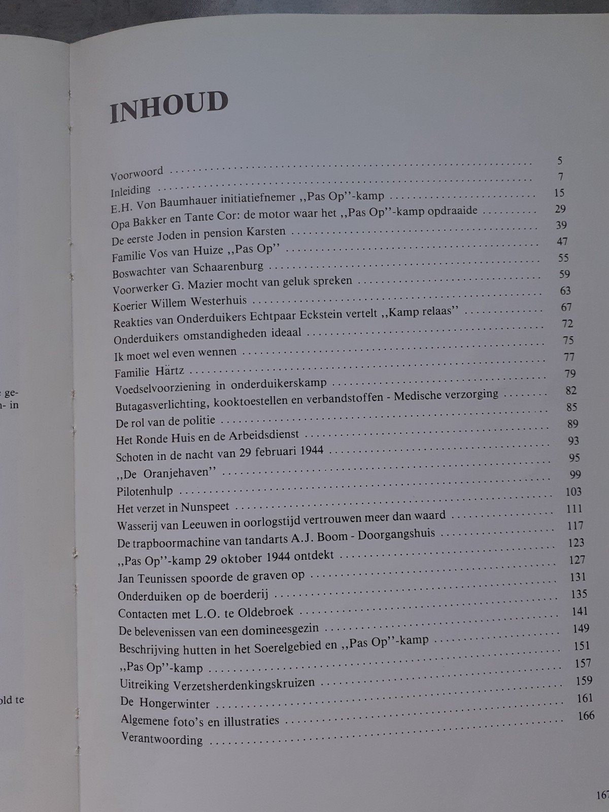 Vierhouten. verscholen dorp  1944, Boeken, Ophalen of Verzenden, Gelezen