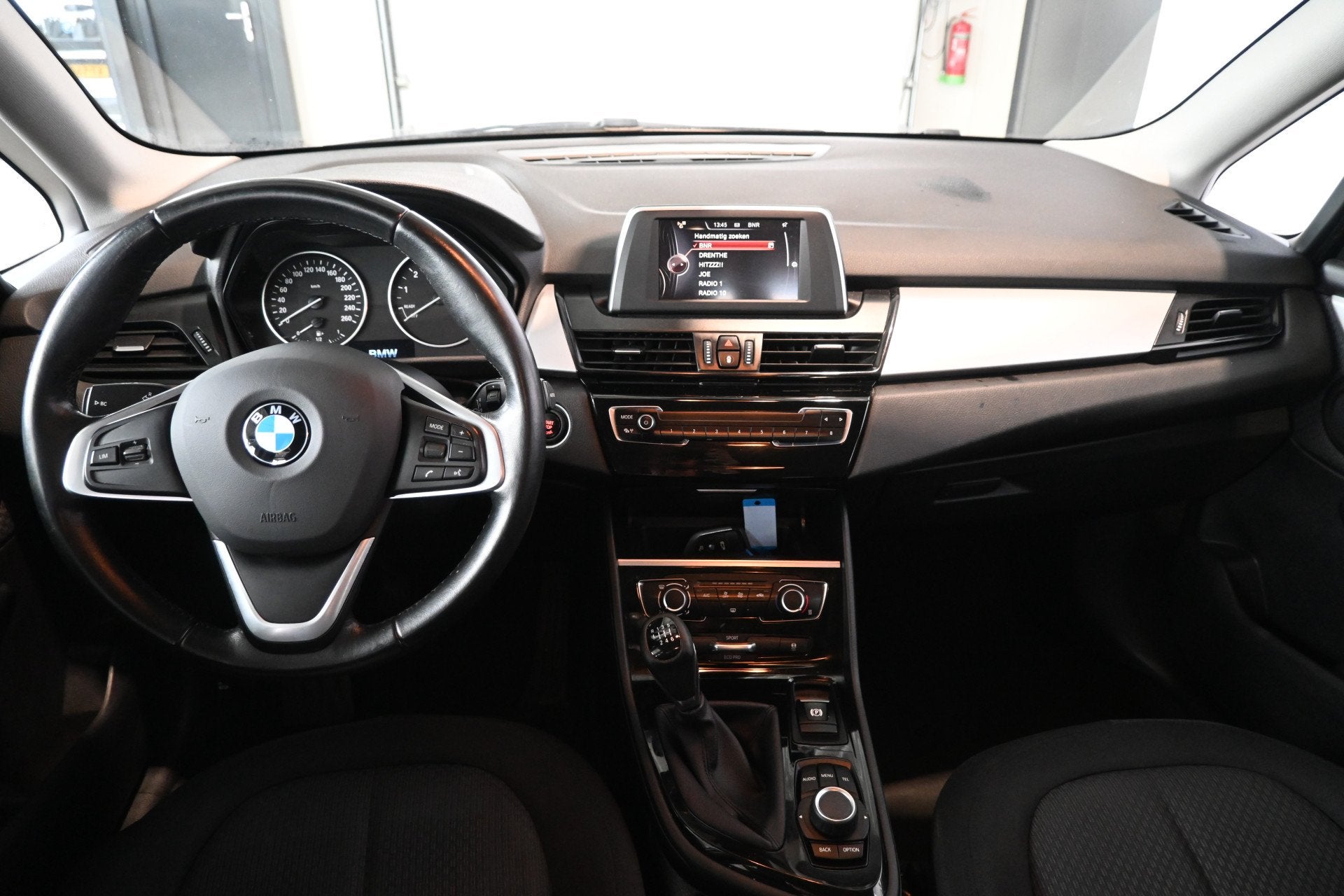 BMW 2 Serie Active Tourer 218i Airco Trekhaak LED Lichtmetaa, Auto's, BMW, Voorwielaandrijving, Gebruikt, Met garantie (alle)