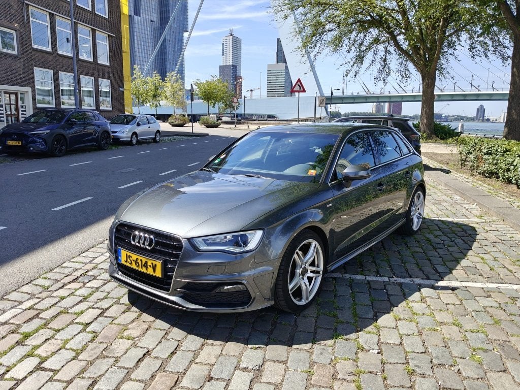 Audi A3 1.2 TFSI Sportback • 2016 • 2e eigenaar • Schadevrij, Voorwielaandrijving, Stof, Zwart, 4 cilinders