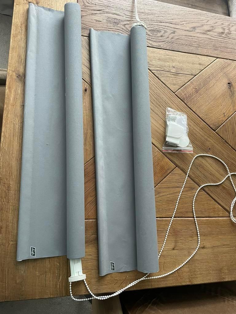 2 rolgordijnen van Luxaflex verduisterend, Ophalen of Verzenden, Zo goed als nieuw, 50 tot 100 cm, 150 tot 200 cm