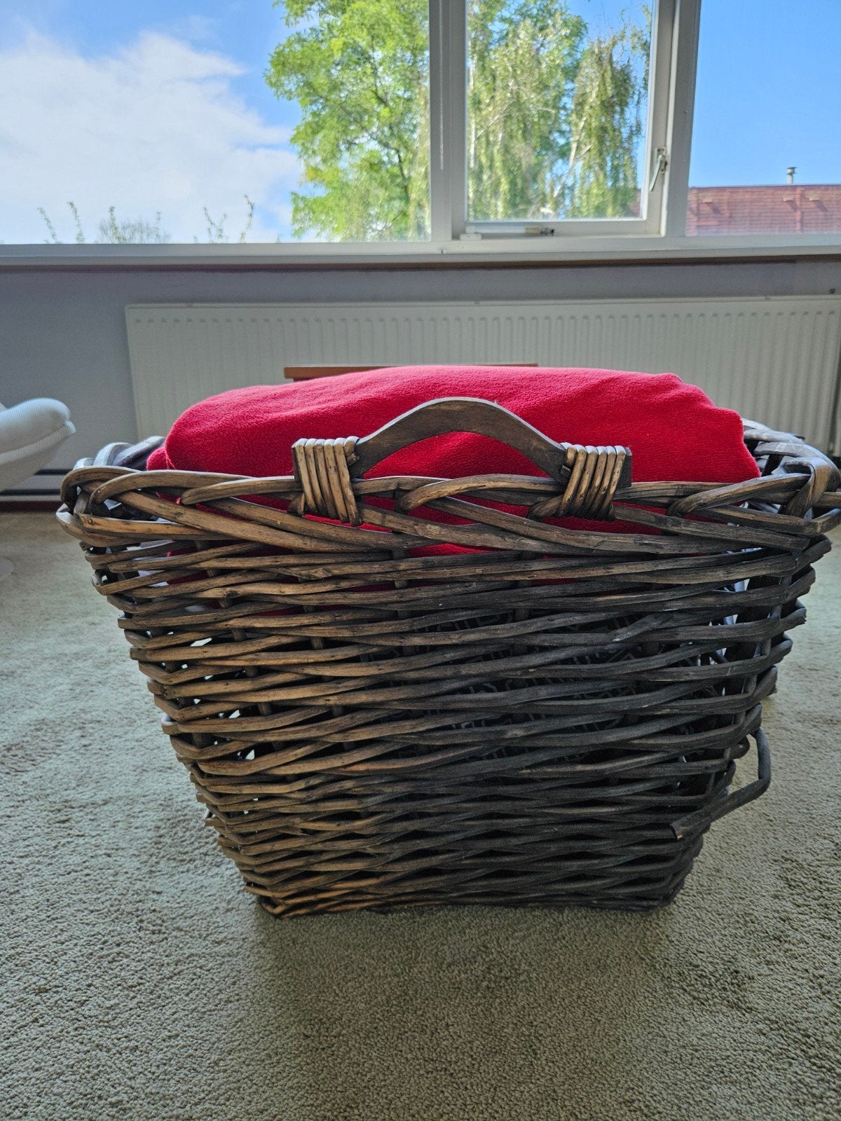 Grote houten mand van Rivièra Maison, 43 cm hoog, 60x63 cm, Ophalen, Gebruikt, Gevlochten, Mand