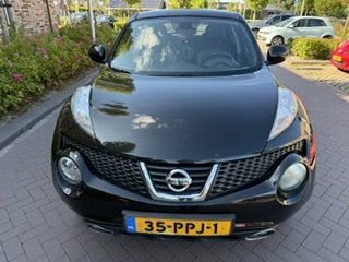 Een mooie Nissan Juke Tekna 1.6 te koop, Auto's, Nissan, 1250 kg, Zwart, 4 cilinders, Handgeschakeld