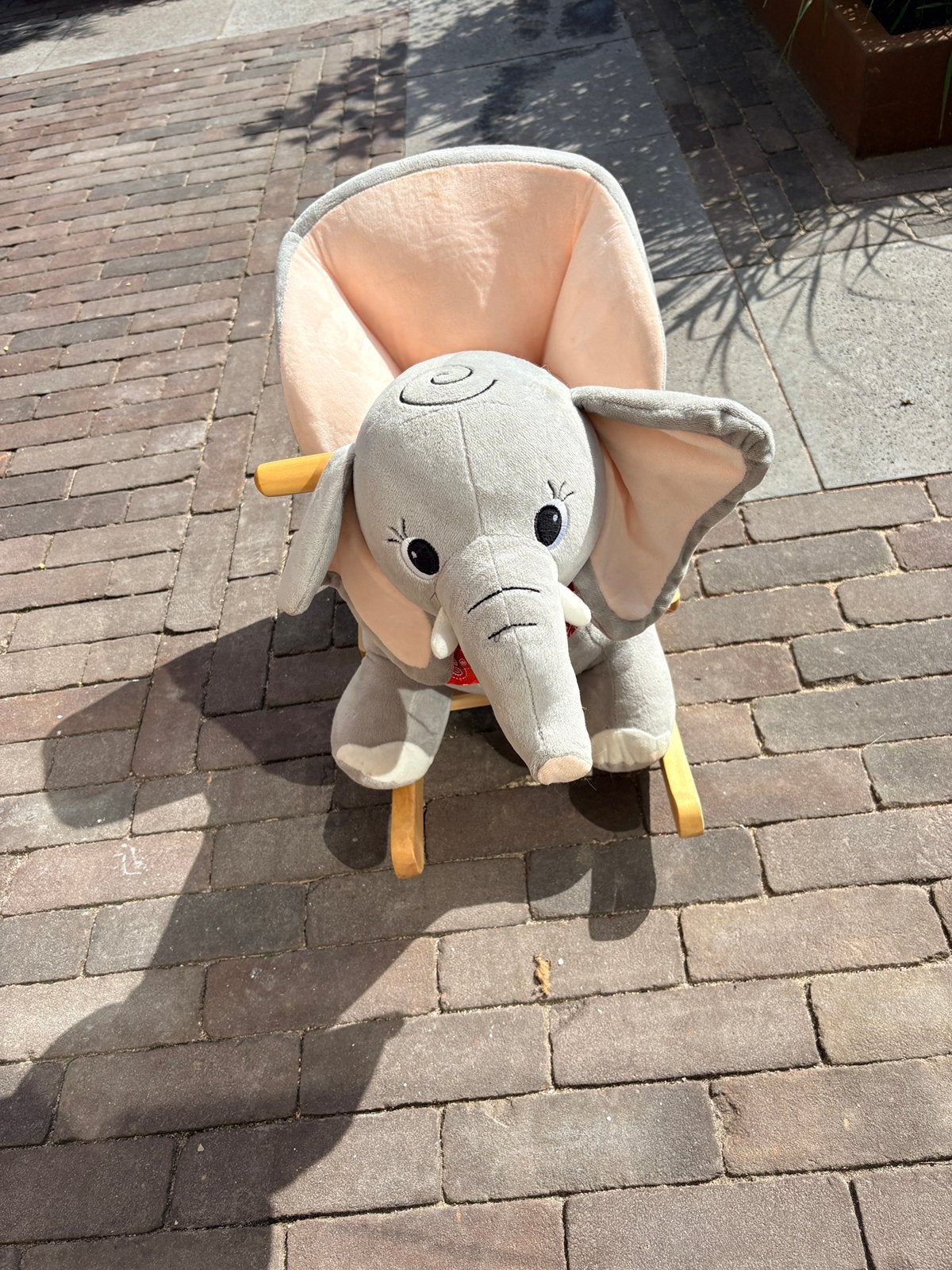 Hobbeldier Olifant, Ophalen, Zo goed als nieuw