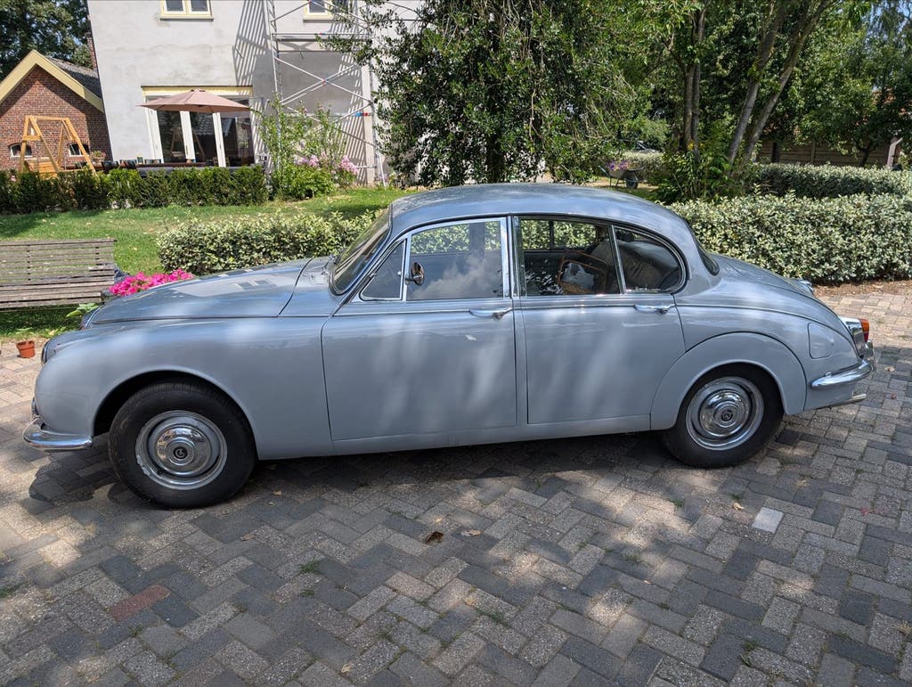 Daimler Saloon 2.5 L V8 AUT 1968 Grijs, foto 3
