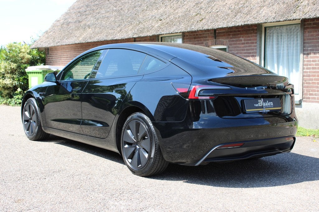 Tesla Model 3 RWD 60 kWh SOh 96,2% HIGHLAND PANO LEER LED 34, Automaat, Gebruikt, Zwart, Zwart