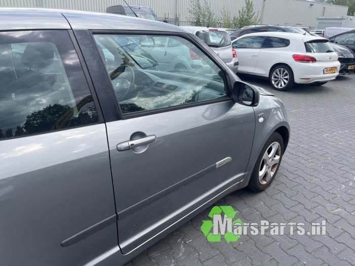 Portier 2Deurs rechts van een Suzuki Swift, Gebruikt, -, Deur, -