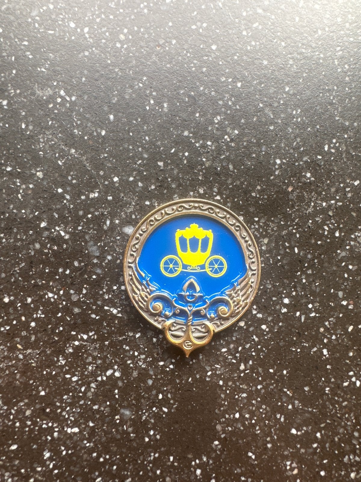 Efteling Wonder Hotel Magneet Pin - Koets, Verzamelen, Efteling, Ophalen of Verzenden, Nieuw, Overige typen