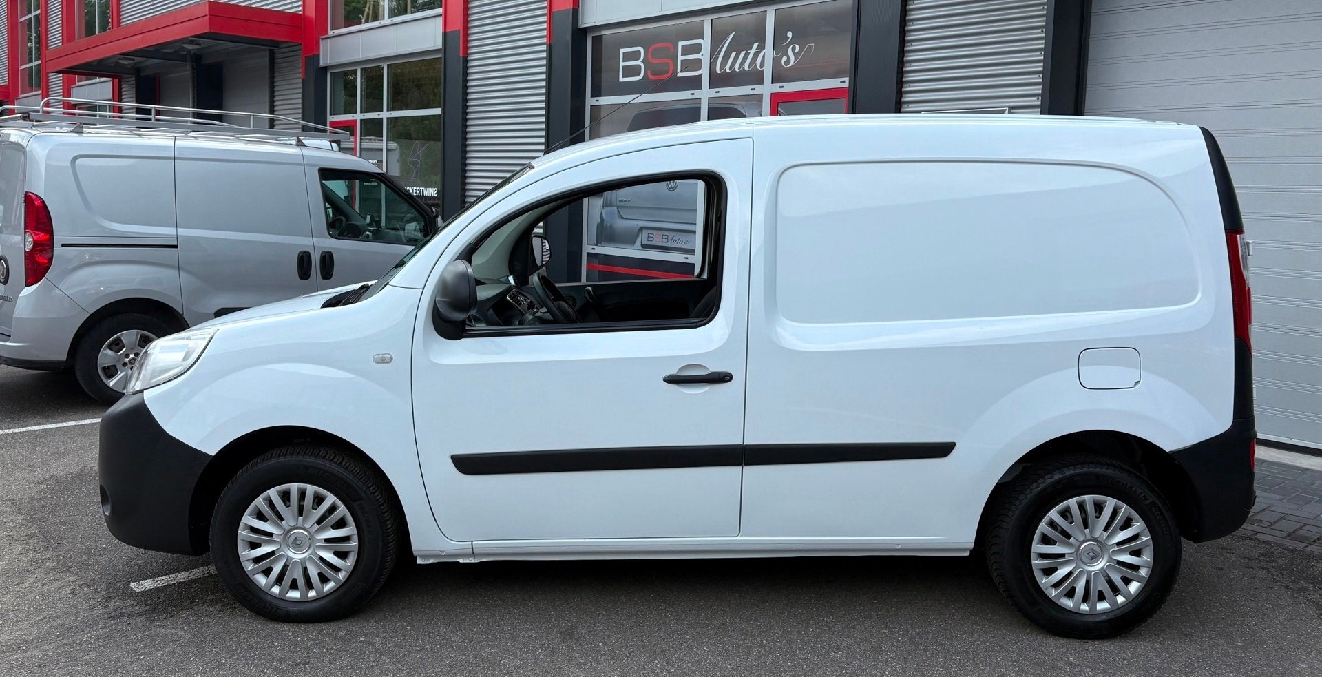 Renault Kangoo 1.2 TCe 115 EDC Comfort Automaat Airco Navi C, Stof, Gebruikt, Parkeersensor, 4 cilinders