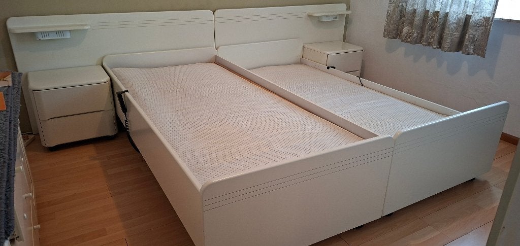 2-persoons bed met nachttkastjes en hoofdbord 200x180, Huis en Inrichting, Slaapkamer | Bedden, Ophalen, Gebruikt, Tweepersoons