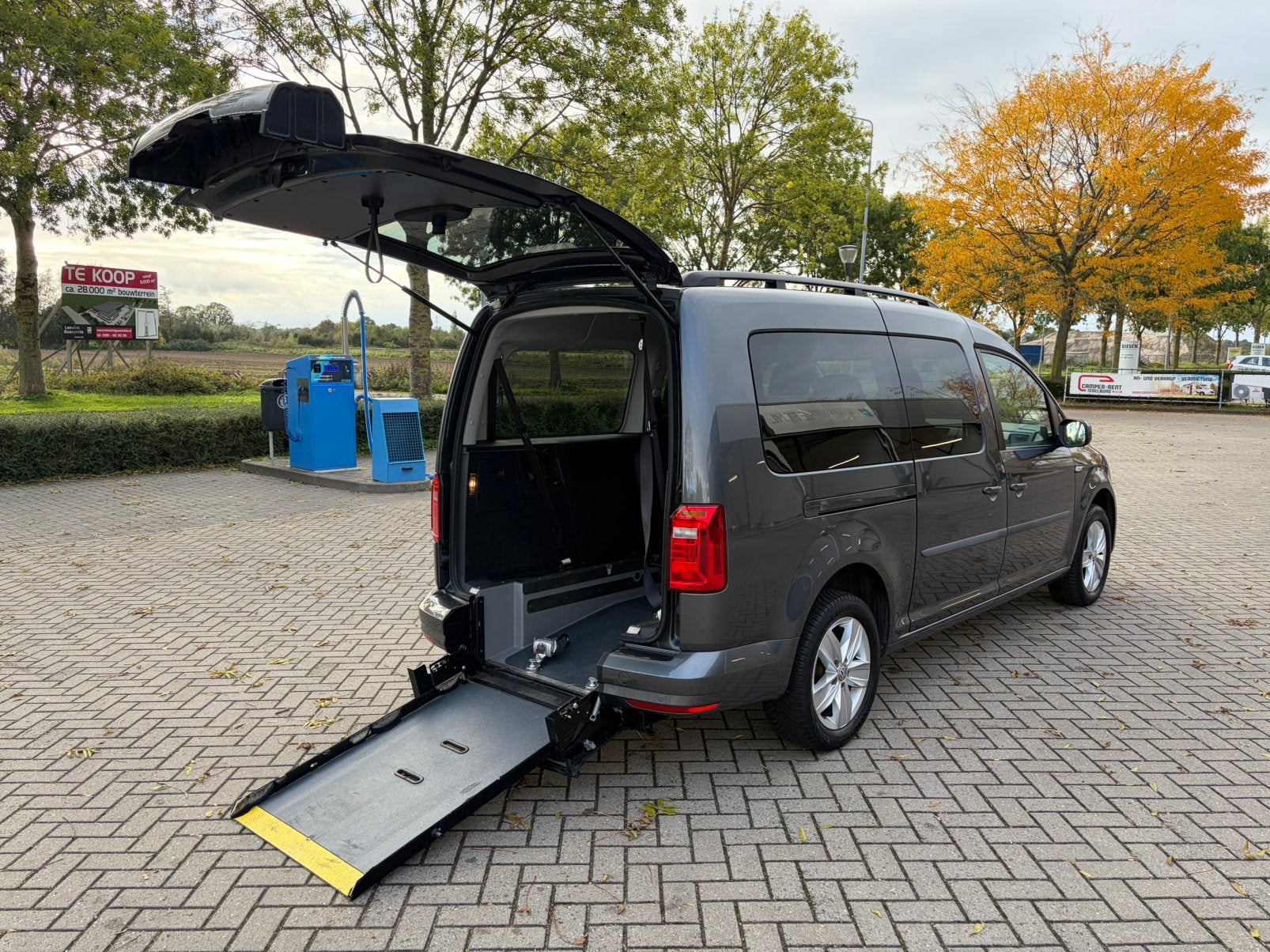 Volkswagen Caddy maxi 5+1, Rolstoelbus, Automaat! Ned kentek, Auto's, Stof, 4 cilinders, Bedrijf, Zilver of Grijs