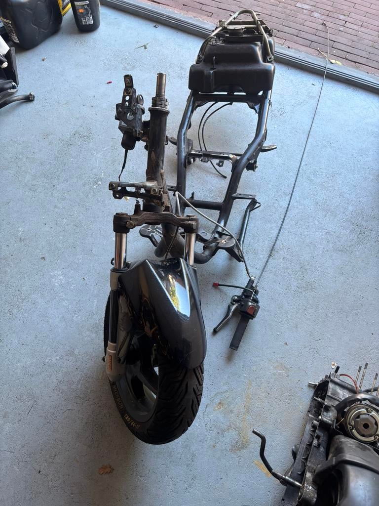 Aerox brom frame, Ophalen, Yamaha, Zo goed als nieuw, Benzine