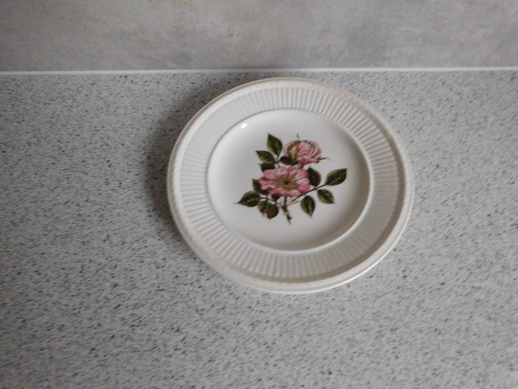 Bord 13 cm. Briar Rose Wedgwood, Huis en Inrichting, Keuken | Servies, Ophalen of Verzenden, Zo goed als nieuw, Bord(en), Wedgwood