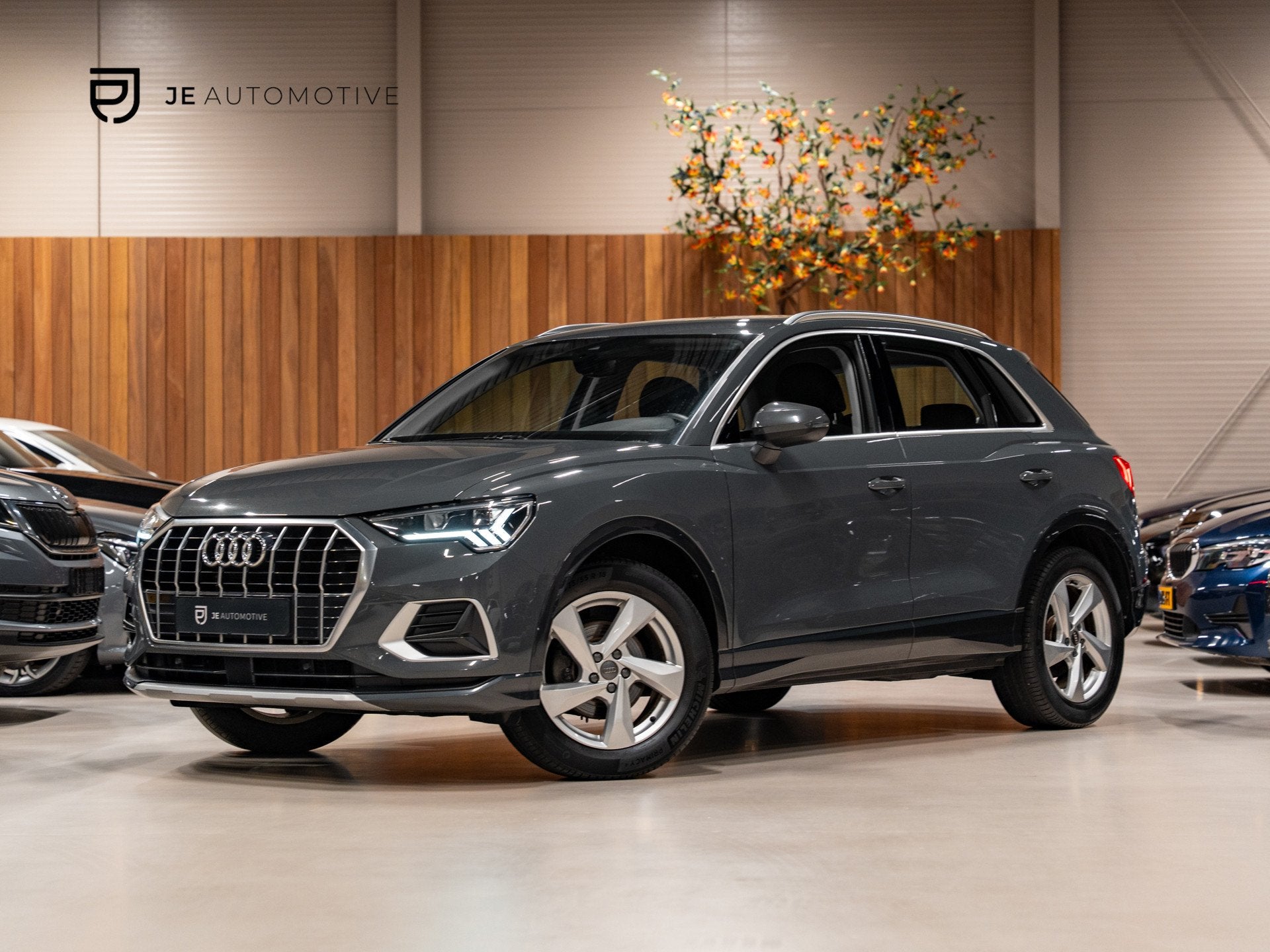 Audi Q3 35 TFSI Pro Line business, Apple Carplay, Matrix Led, Voorwielaandrijving, Dealer onderhouden, Stof, Zwart