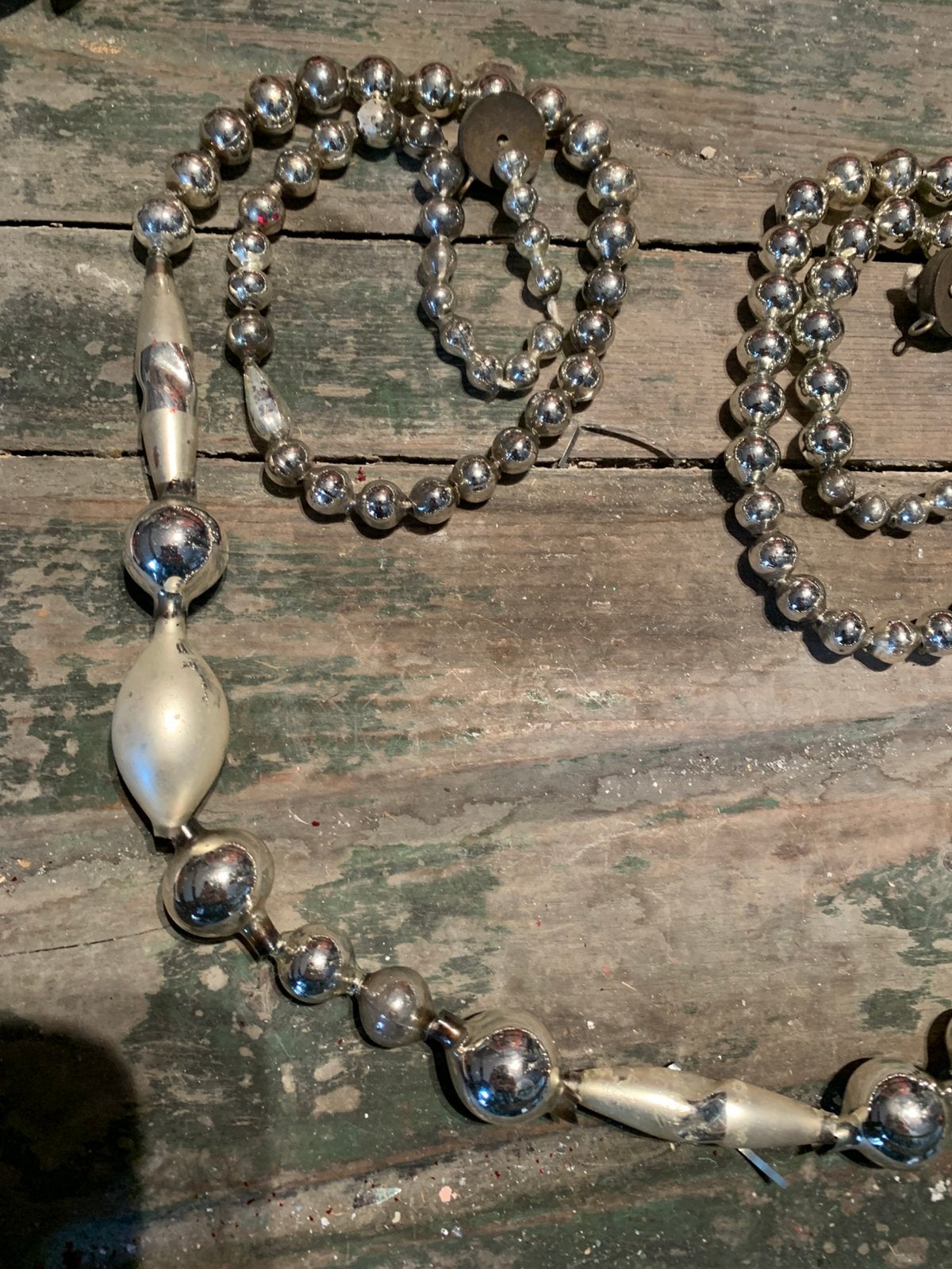 Zeer oude Vintage Kerstboom Ketting - Zilverkleurige Kralen, Diversen, Gebruikt, T, Ophalen of Verzenden, N