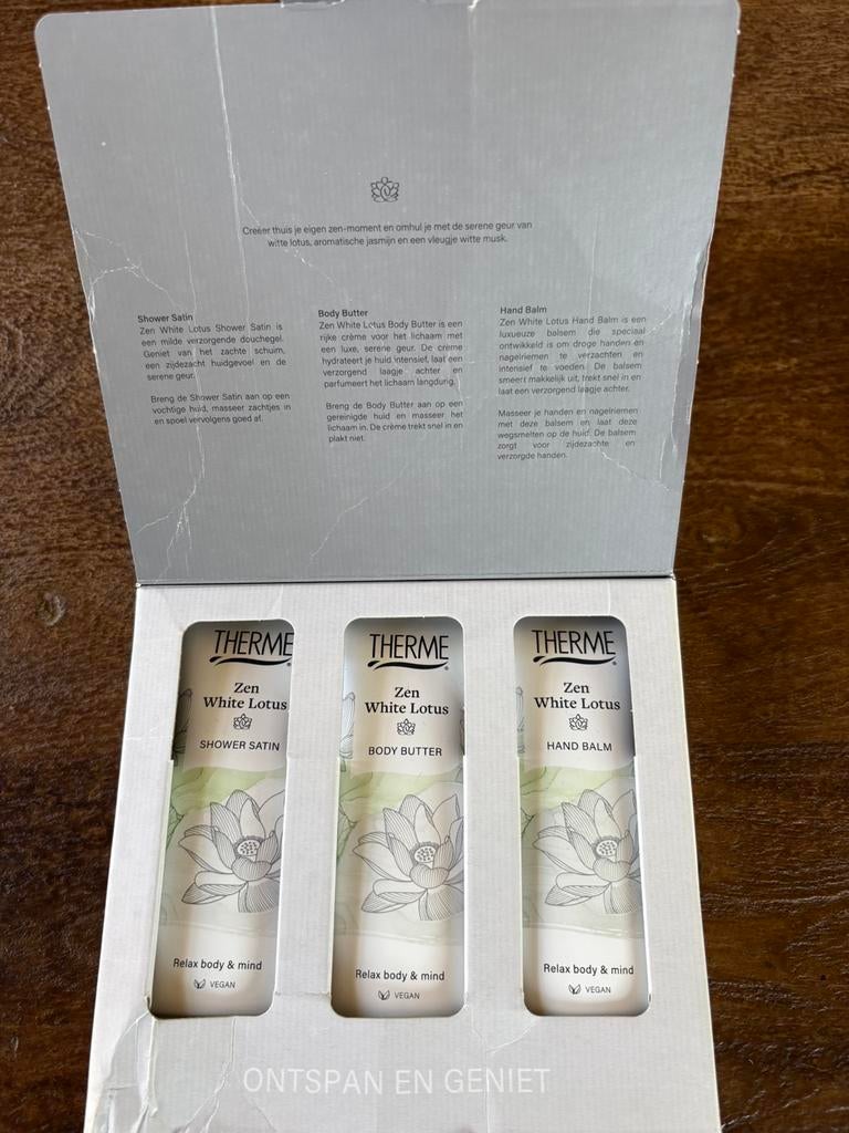 Therme Wellnes Pakket. Zen white Lotus, Ophalen of Verzenden, Nieuw, Gehele gezicht