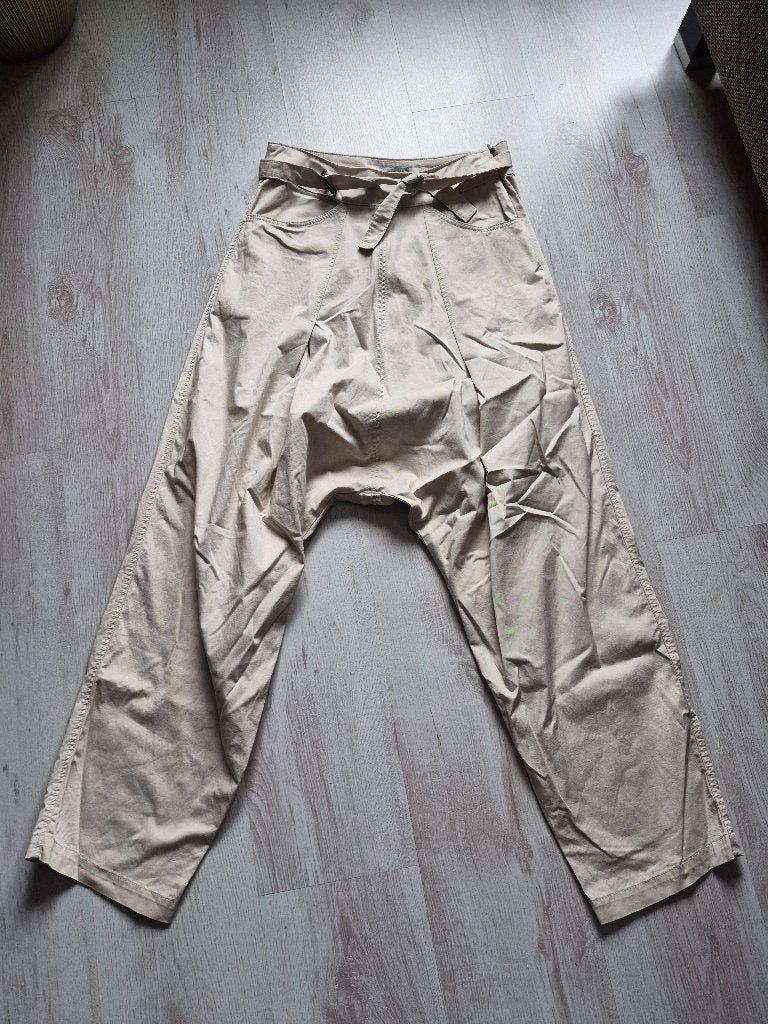 Prachtige aparte broek van Sarah Pacini, maat 1 = S, Sarah Pacini, Beige, Ophalen of Verzenden, Zo goed als nieuw