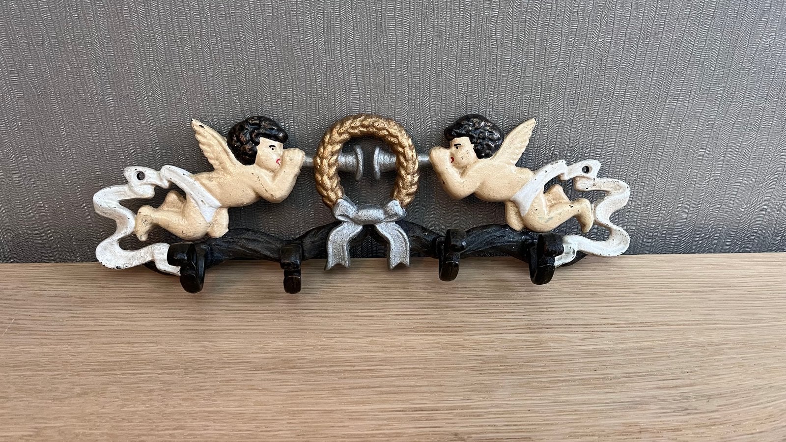 Vintage Franse kapstok gietijzer met cherubijnen / engelen, Huis en Inrichting, Woonaccessoires | Kapstokken, Wandkapstok, Gebruikt