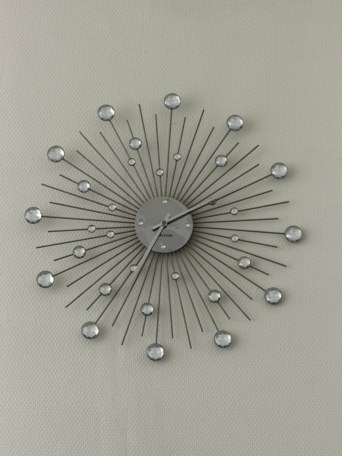 Moderne Karlsson wandklok met kristallen, Ophalen, Wandklok, Analoog, Zo goed als nieuw