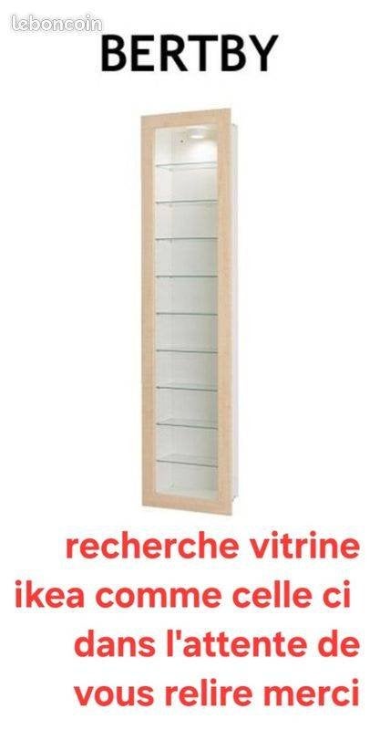 Ikea bertby vitrinekast, Ophalen, Minder dan 50 cm, Zo goed als nieuw, Minder dan 25 cm