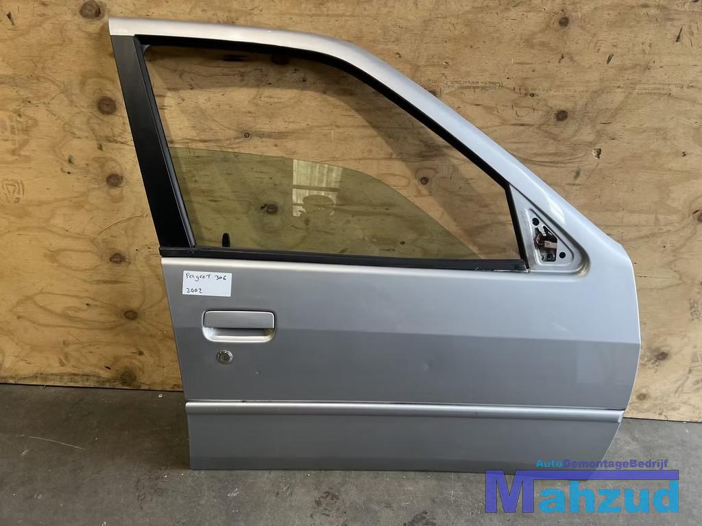 PEUGEOT 306 Hatchback ZILVER EYCC Rechts voor deur 1993-2000, Taurusavenue 1
2132 LS  Hoofddorp, NL, Gebruikt, Contact.group@renault.com