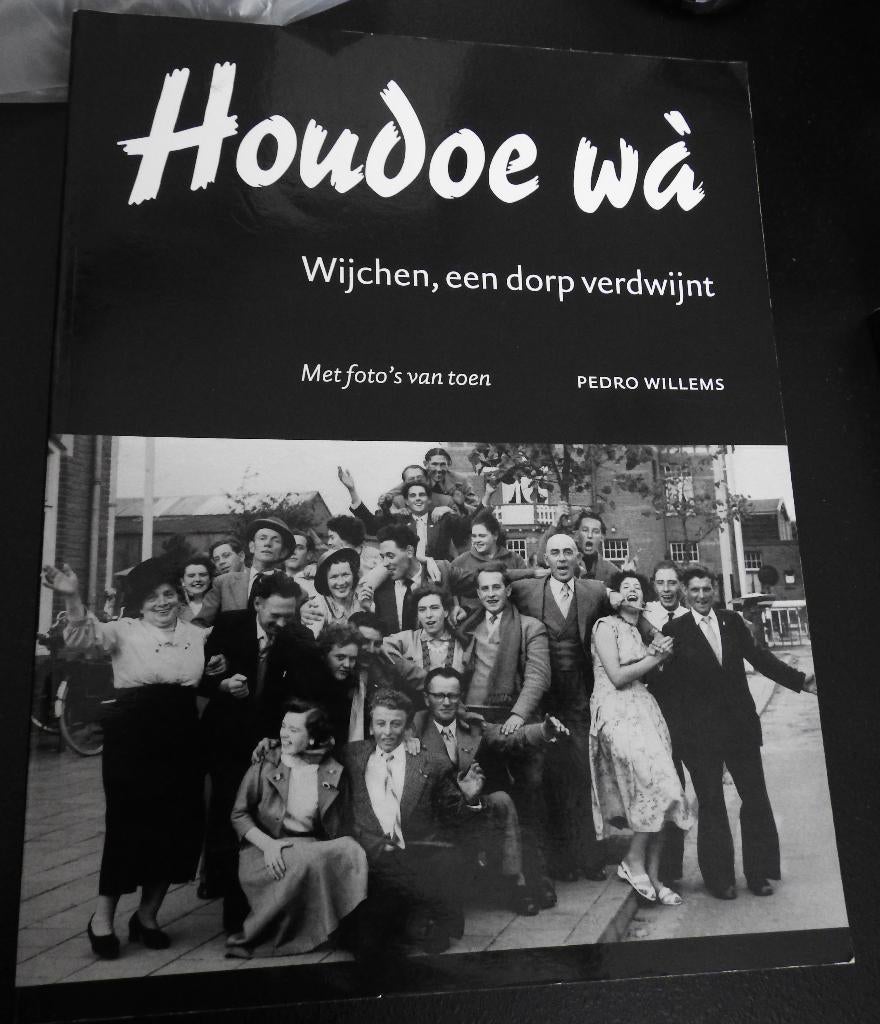 Diverse boeken uit en over Wijchen, Gelezen, Pedro Willems, Gelderland, Ophalen of Verzenden
