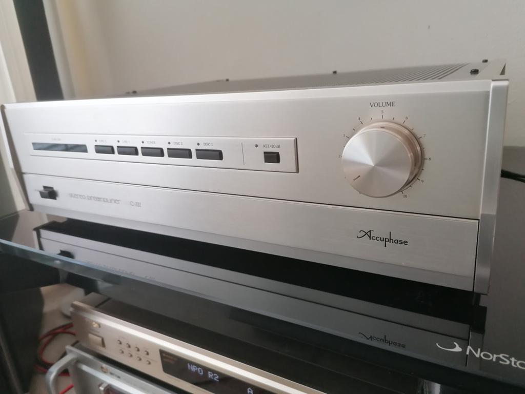 Accuphase C-222, near mint, Audio, Tv en Foto, Ophalen, Zo goed als nieuw, 120 watt of meer, Overige merken