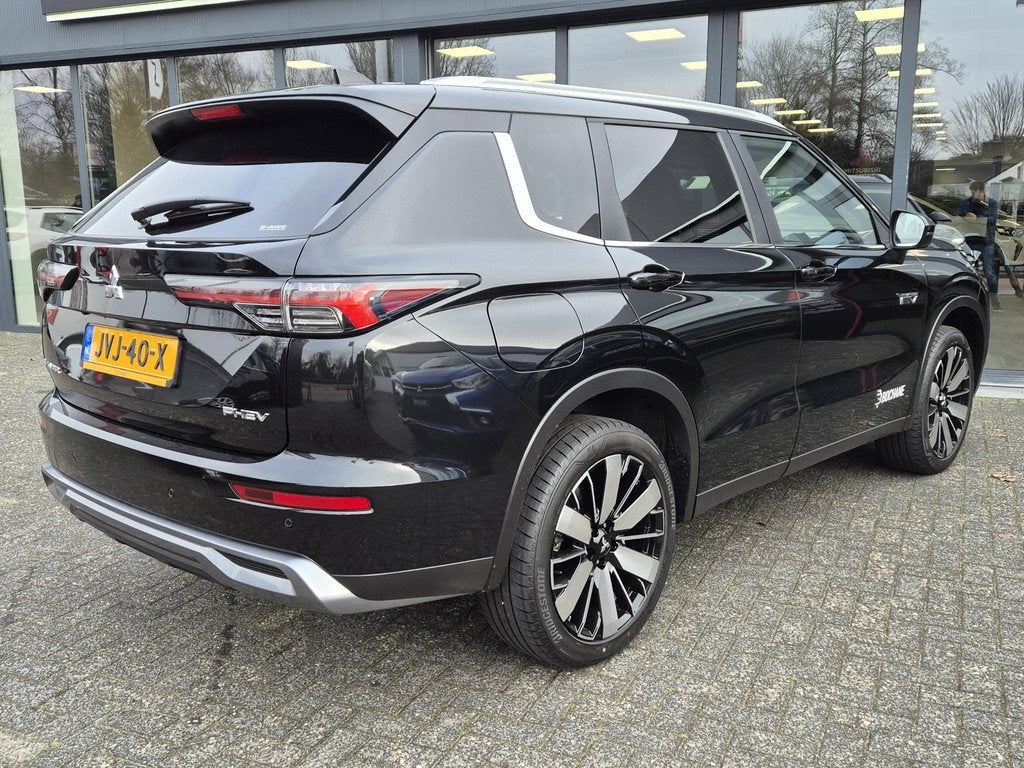 Mitsubishi Outlander 2.4 PHEV First Edition DEMO | 20 inch |, Auto's, Mitsubishi, Automaat, Outlander, 4 cilinders, Met garantie (alle)