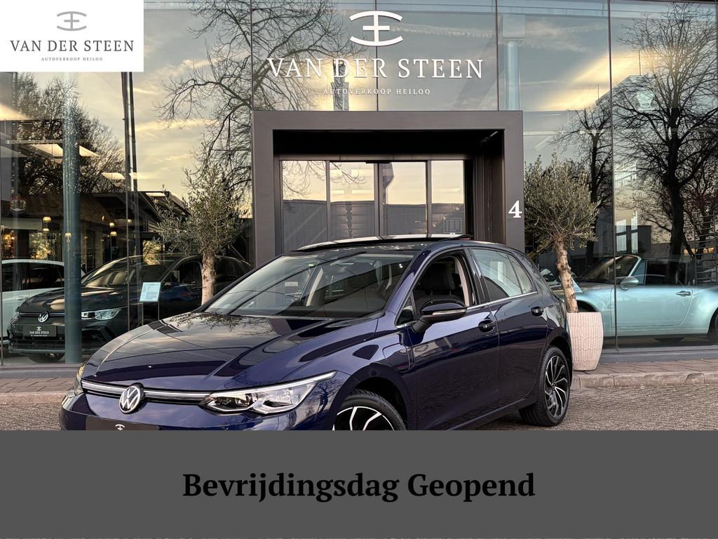 Volkswagen Golf 1.4 eHybrid Style Memory Seats | Panoramadak, Auto's, Volkswagen, 1490 kg, Gebruikt, 4 cilinders, Bluetooth