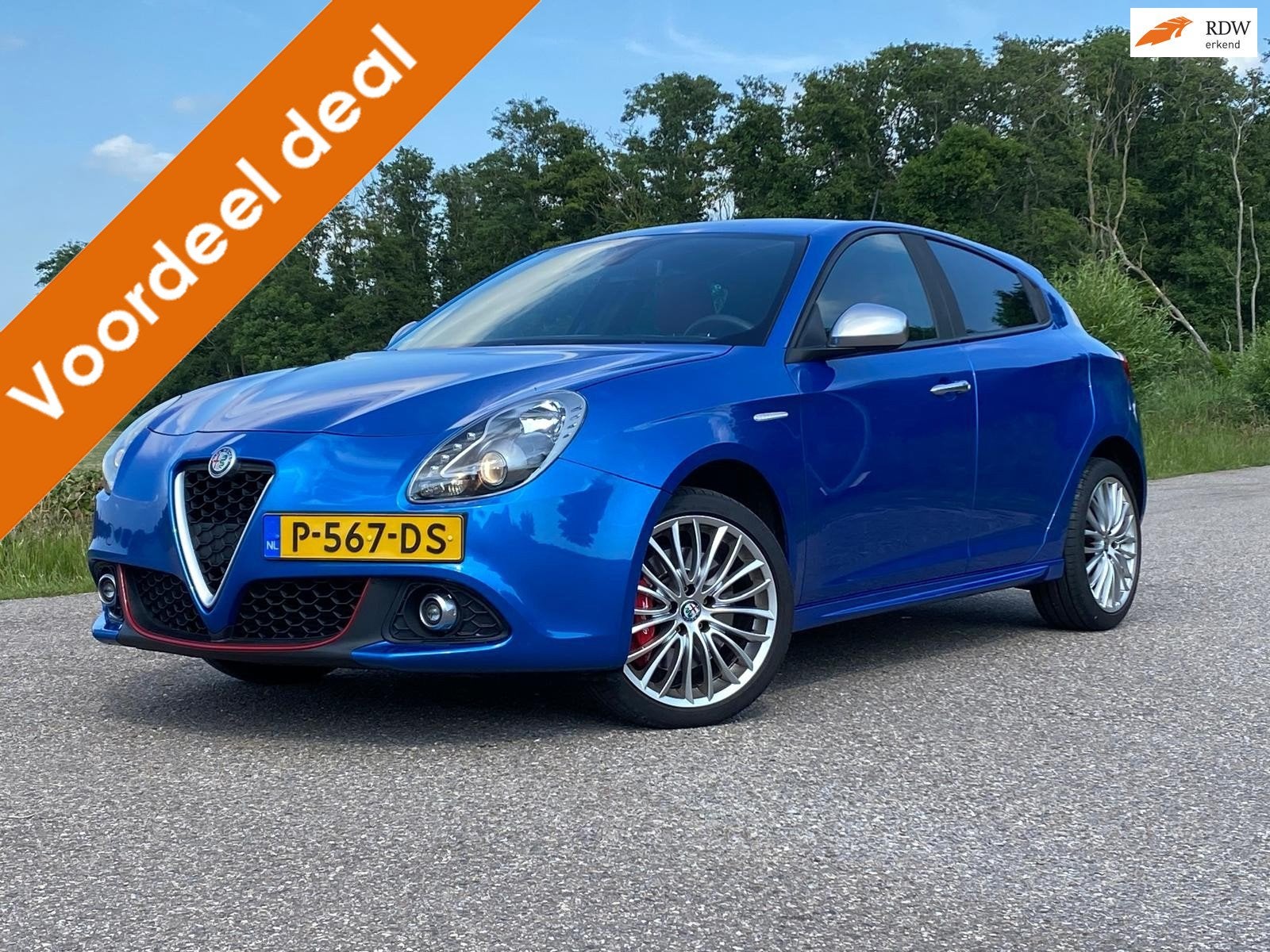 Alfa Romeo Giulietta 1.4 Turbo / Unieke Staat! / Airco / Nav, Auto's, Voorwielaandrijving, Euro 6, 4 cilinders, Blauw