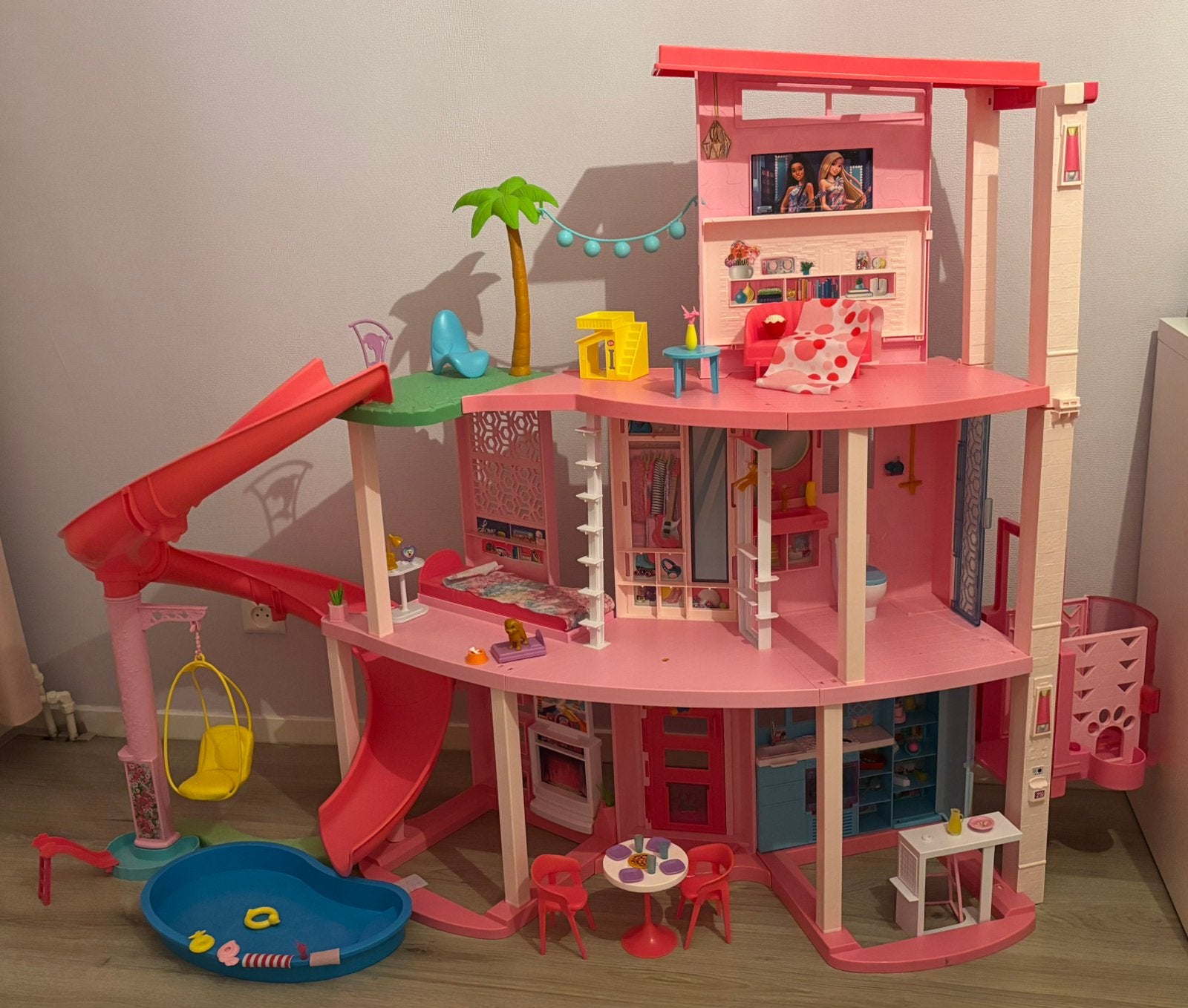 Barbie dreamhouse