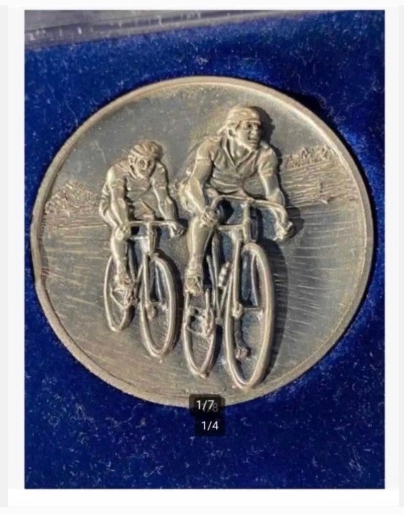 Medaille wielrennen in doosje T.C. Wilhelmina 1982, Ophalen of Verzenden, Overige materialen