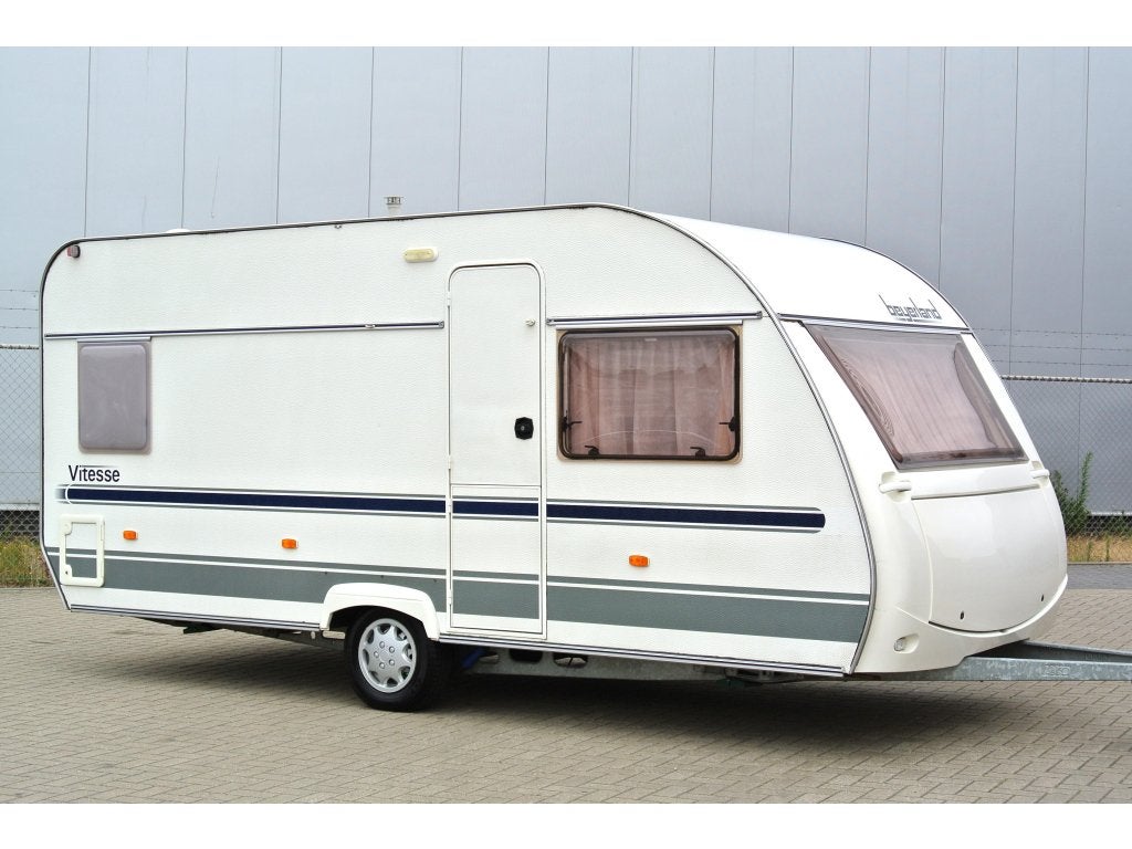 Beyerland Vitesse 460 FB|Voortent|Fransbed|Sanitair|Rondzit|, Standaardzit, Schokbreker, Tot en met 2, Bedrijf