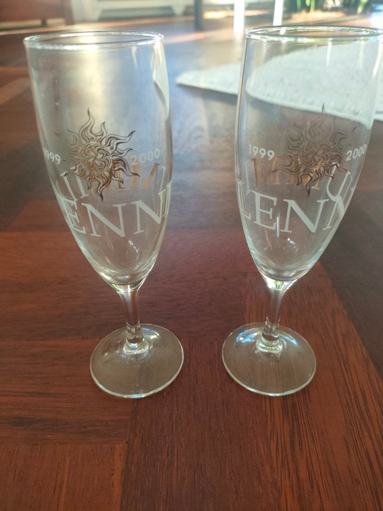 Champagneglazen Millennium 1999-2000 2x, Verzamelen, Glas en Borrelglaasjes, Ophalen of Verzenden, Zo goed als nieuw, Bierglas