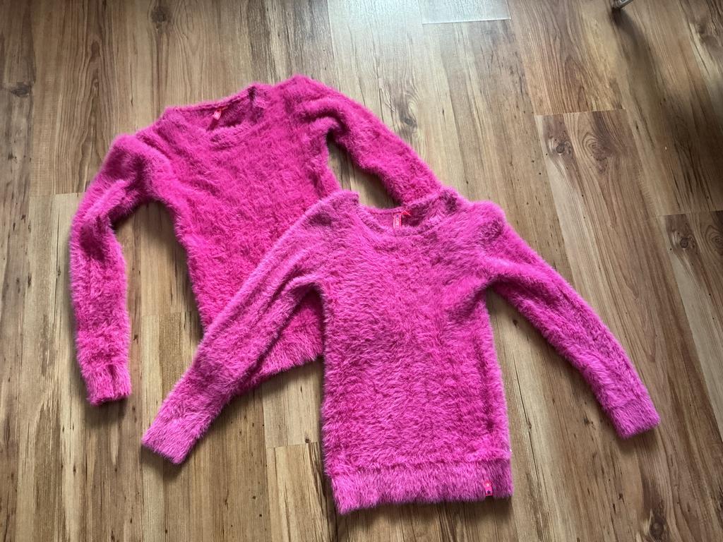 2x harige trui, maat 140, Ophalen of Verzenden, Gebruikt, Meisje, Trui of Vest
