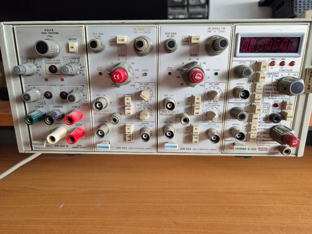 Tektronix TM504 + 4 TM500 plug-ins – AM502 / PS503 / DC503, Ophalen of Verzenden, Gebruikt