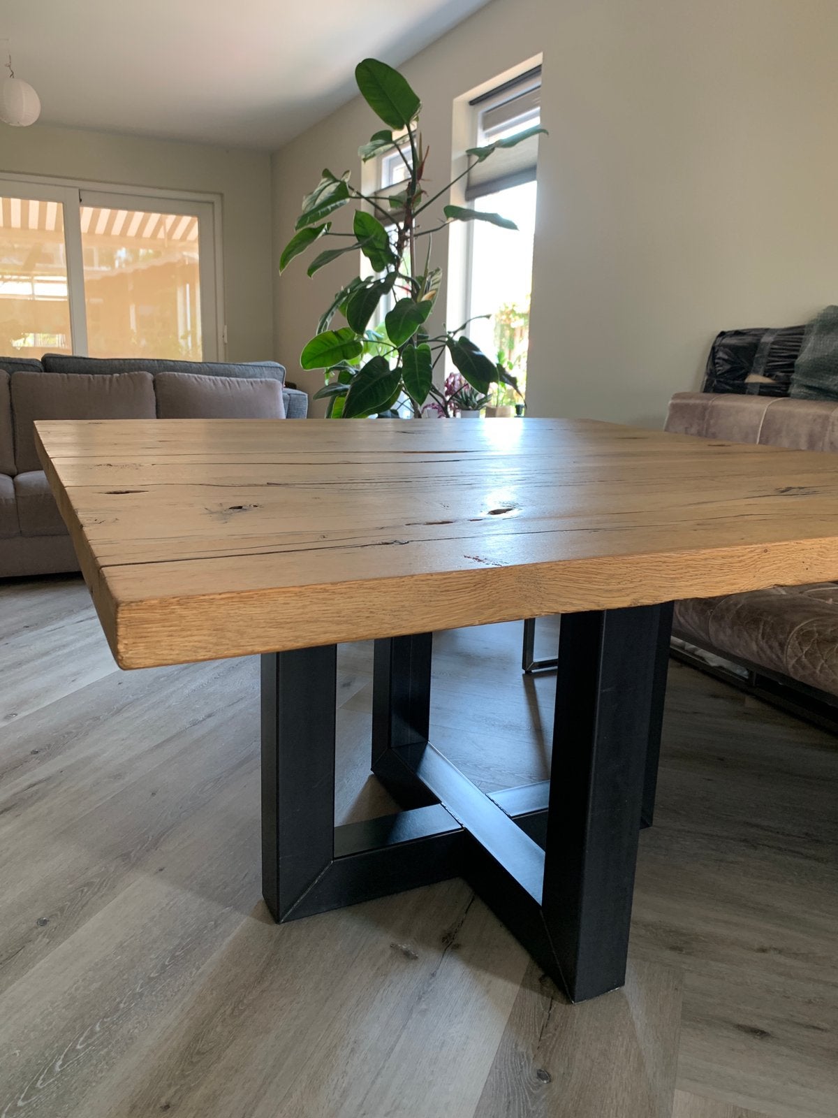 Eettafel vierkant stoer industrieel massief hout wagondelen, Huis en Inrichting, Tafels | Eettafels, Ophalen, Industrieel stoer