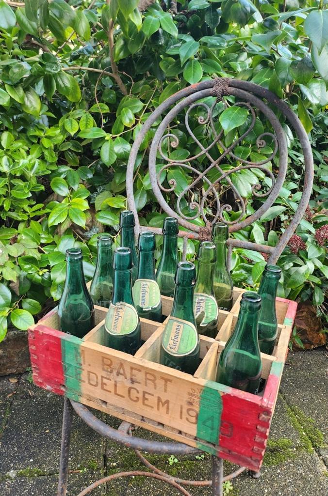 Oude Krat met Groene Flessen Assebroek, Ophalen of Verzenden