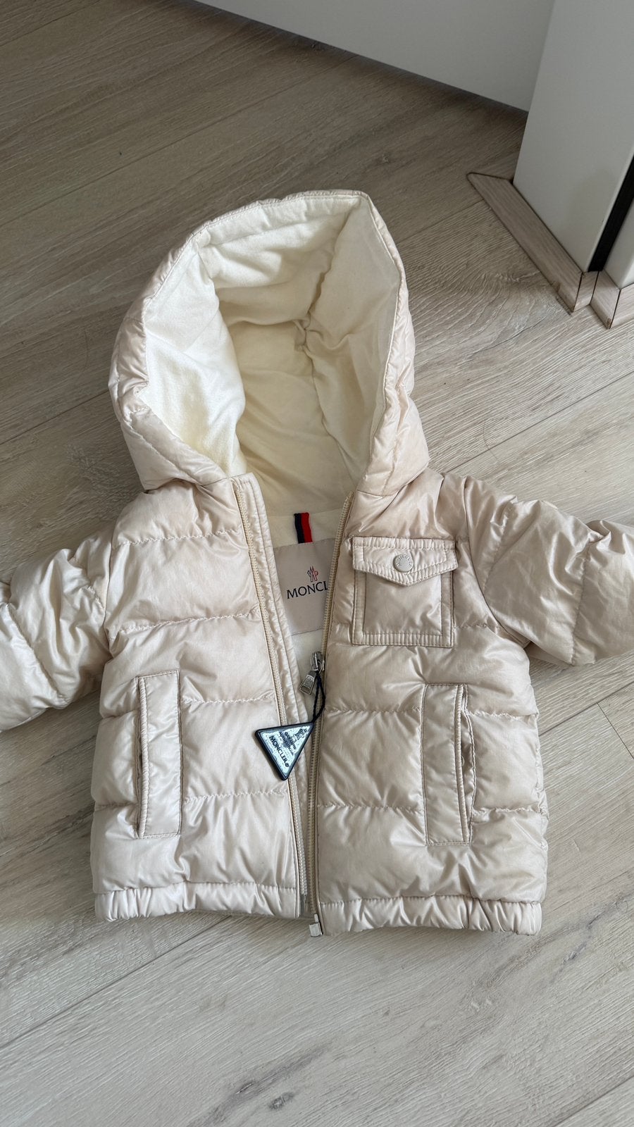 Baby moncler jas, Kinderen en Baby's, Ophalen, Zo goed als nieuw, Maat 68