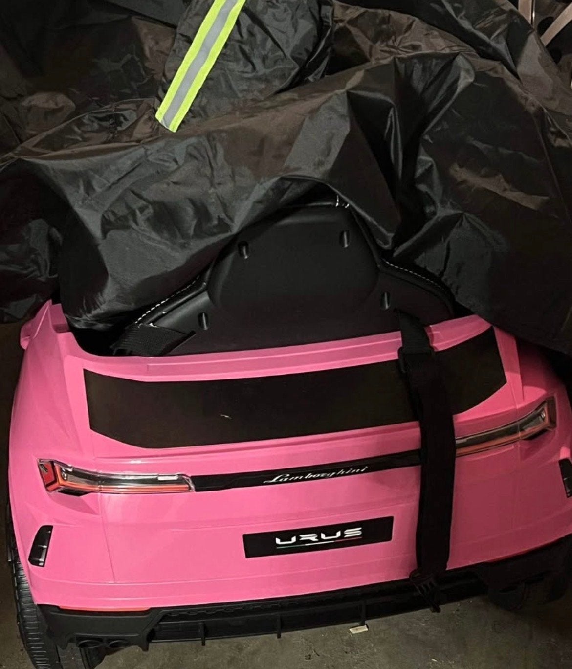 Roze Lamborghini Urus Kinderauto met Afstandsbediening, Ophalen, Zo goed als nieuw, Afstandsbediening