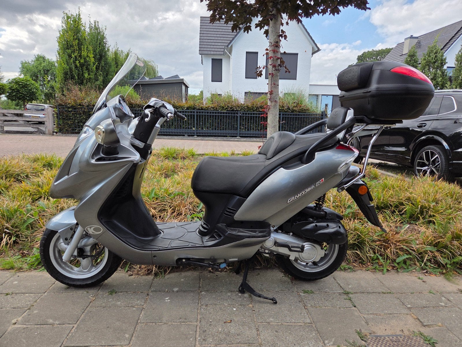 Kymco Grand Dink 50cc Scooter - Grijs met Topkoffer, Ophalen, Gebruikt, Kymco