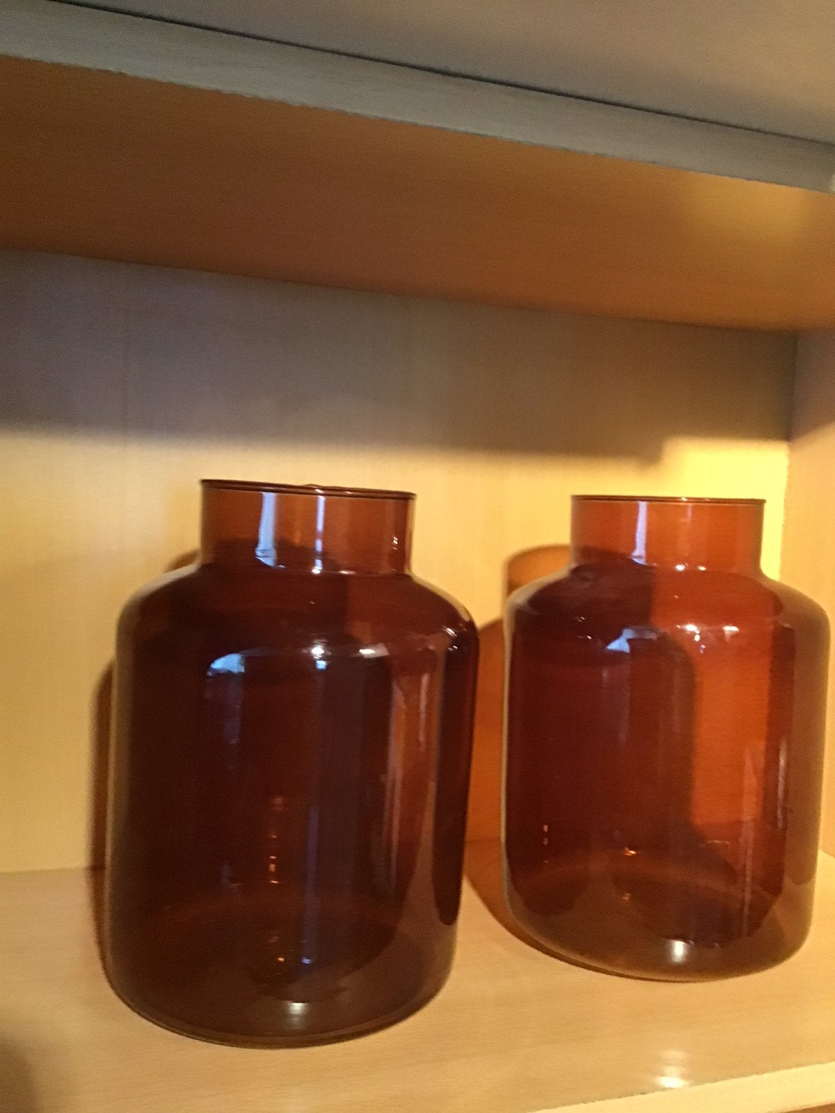 2 glazen vazen , bruin glas, ca. 20 cm hoog,als nieuw, Ophalen of Verzenden, Zo goed als nieuw, Bruin, Glas