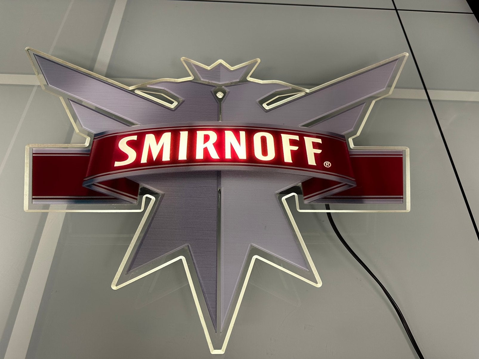 Smirnoff reclame bord/lamp, Ophalen of Verzenden, Zo goed als nieuw, Lichtbak of (neon) lamp