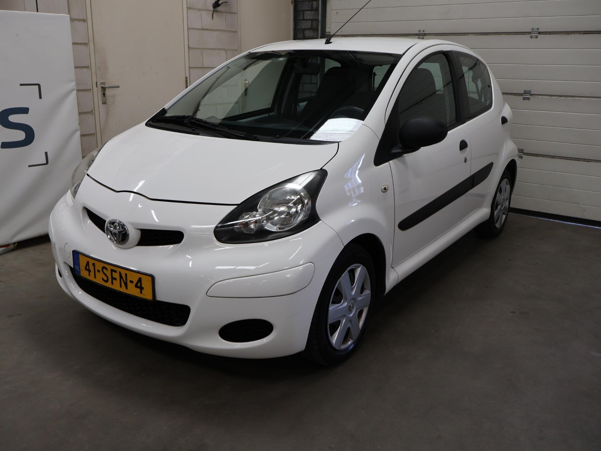 Toyota Aygo 1.0-12V Now NAP 2e eigenaar Airco 12-26 APK, Voorwielaandrijving, Euro 5, Stof, Gebruikt