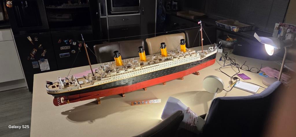LEGO Titanic 10294 - 100% Compleet met Boekjes, Overige merken, Zelf te bouwen, Ophalen of Verzenden, Zo goed als nieuw