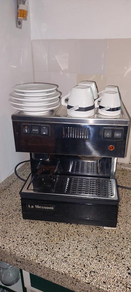 La Messoni Espresso Apparaat - Klassiek Design, Afneembaar waterreservoir, Gebruikt, Espresso apparaat, Gemalen koffie